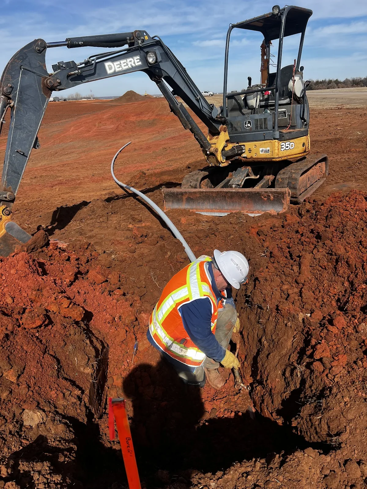 Crew and equipment running a full-scale directional bore on a Dallas-area jobsite